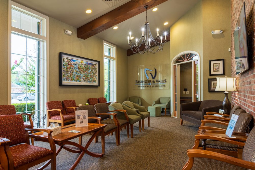 Comfortable, welcoming waiting area at Risinger & Valls in Beaumont